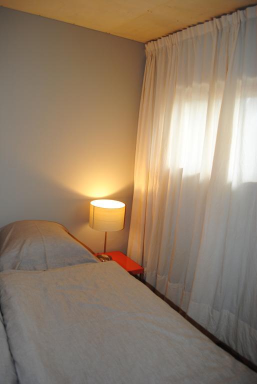 Les Foucauds Hotel Saint-Quentin-de-Caplong Room photo