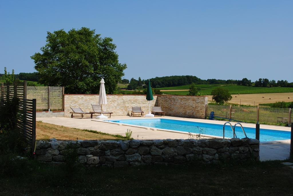 Les Foucauds Hotel Saint-Quentin-de-Caplong Exterior photo
