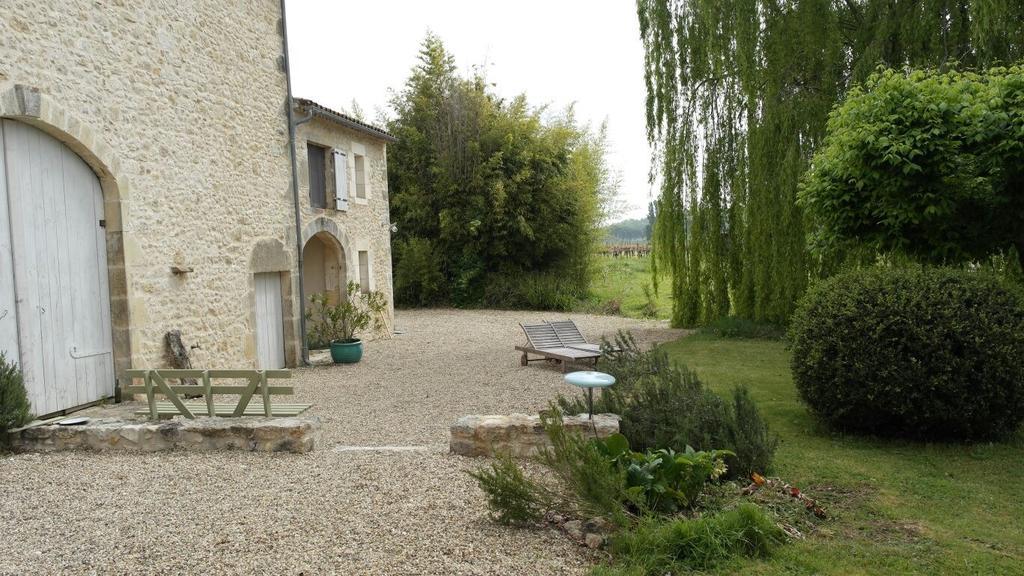 Les Foucauds Hotel Saint-Quentin-de-Caplong Exterior photo